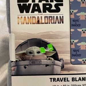 BRAND NEW very soft STAR WARS Mandelorian Travel Blanket